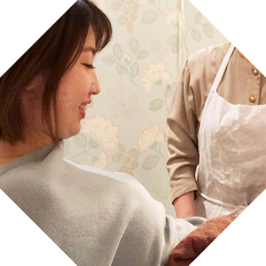 肌の状態を確認